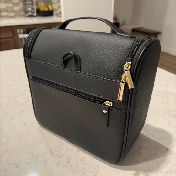 Stackers Toiletry - Picture 2 of 7